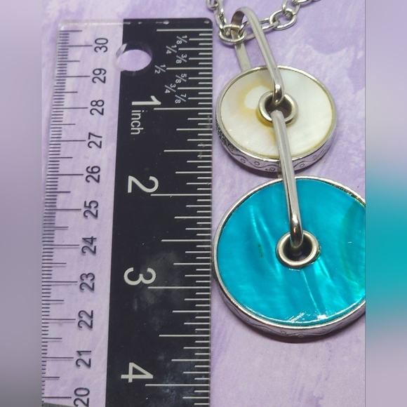 👍5 For $20 You & I Silver Tone Necklace Blue & White Abalone Circle Pendants - Picture 5 of 10